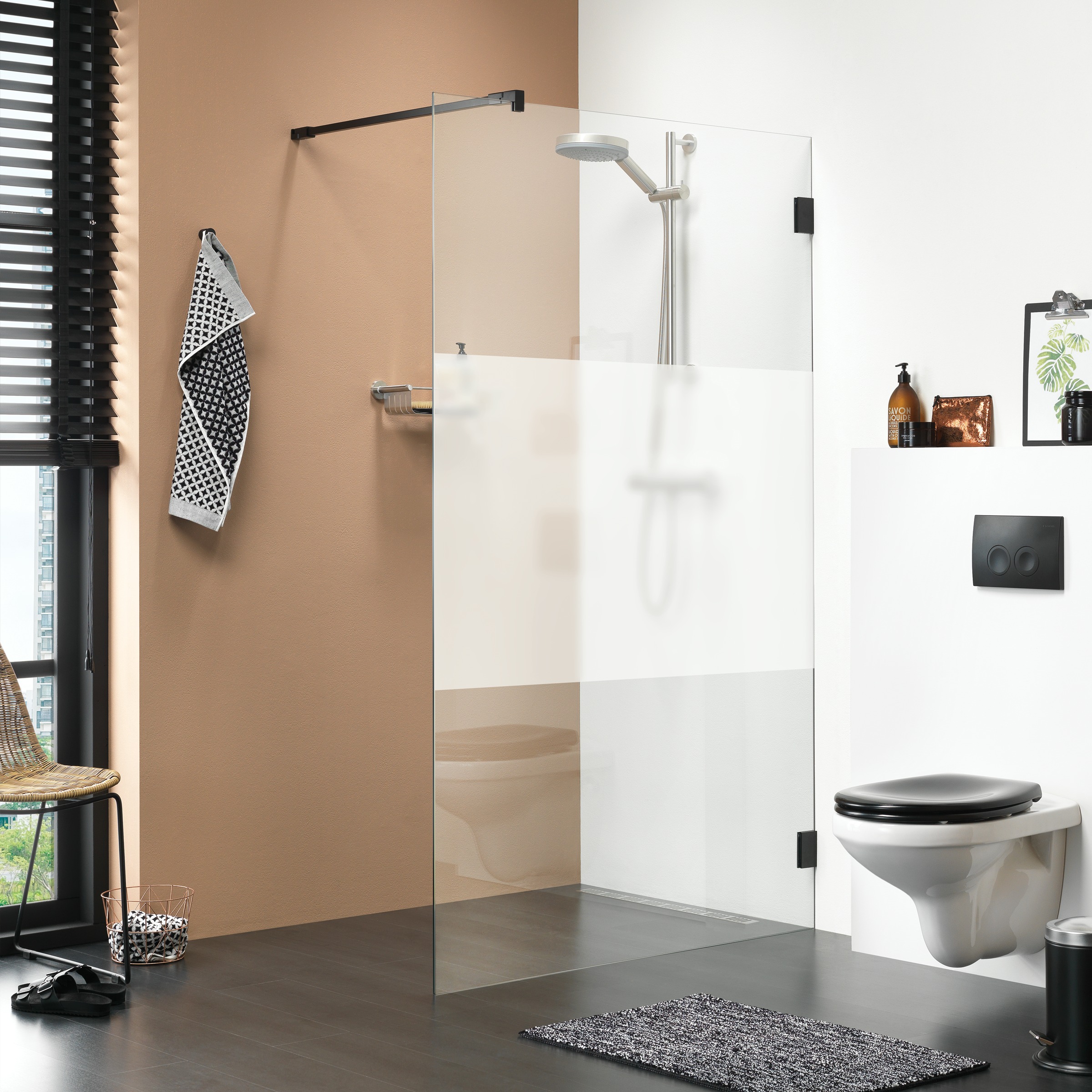 Sealskin Get Wet Inloopdouche I Am A3 98X200 Cm Zwart Met Gesatineerde Band sealskin kopen in de aanbieding